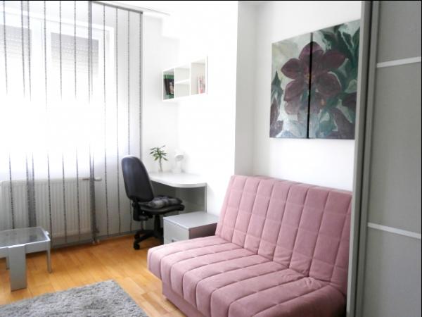 Slika 5 - Dvoiposoban stan na Crvenom pevcu